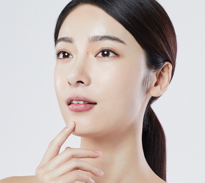 Woman with clear, healthy skin